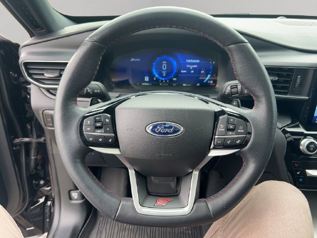 Used 2023 Ford Explorer ST w/ Technology Package AWD/4WD image 15