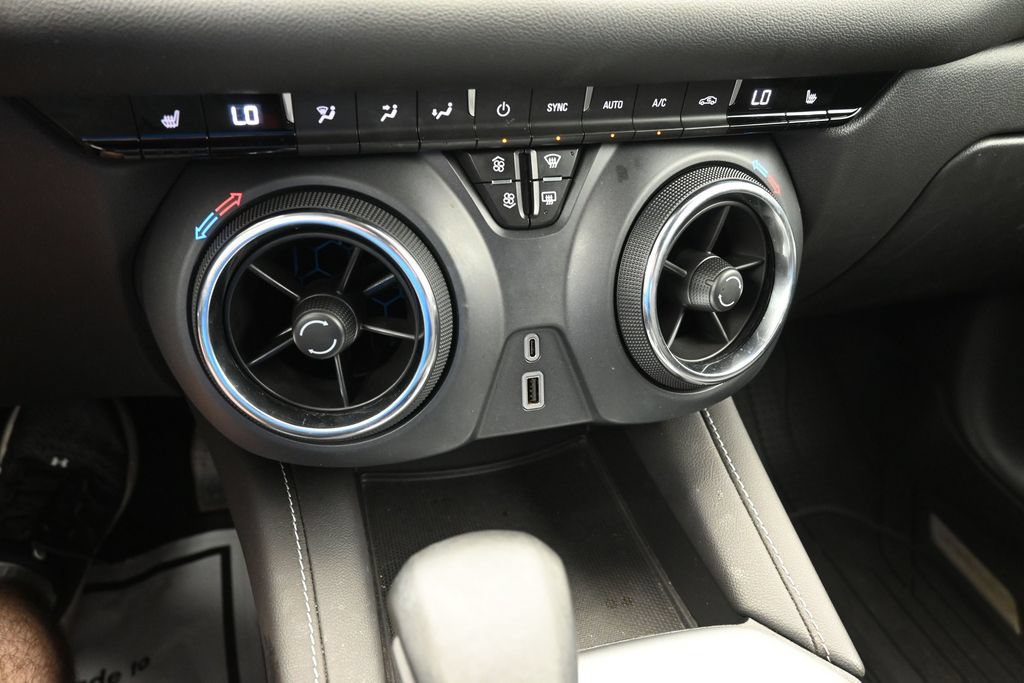 Used 2024 Chevrolet Blazer LT w/ Midnight/Sport Edition FWD image 35