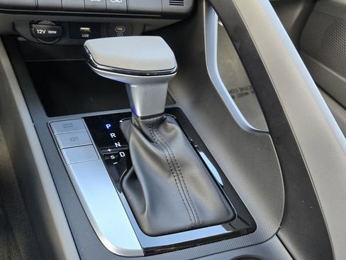 Certified 2024 Hyundai Elantra SEL image 20