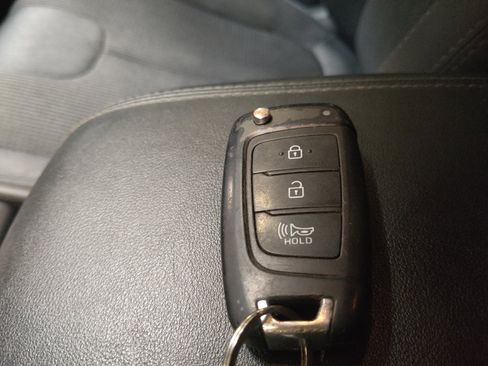 Used 2020 Hyundai Santa Fe SE AWD/4WD image 32