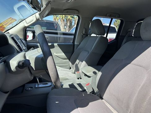 Used 2020 Nissan Frontier SV w/ Midnight Edition Floor Mats image 36