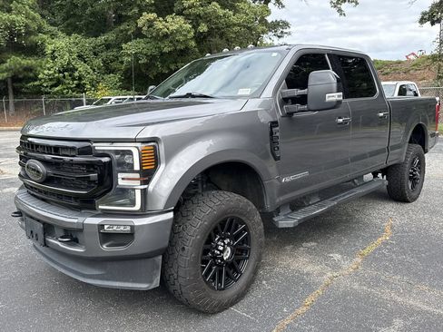 Used 2022 Ford F350 Lariat w/ Black Appearance Package AWD/4WD image 9