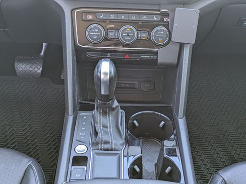 Certified 2023 Volkswagen Atlas SE FWD image 20