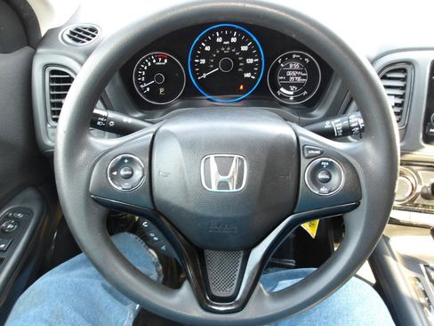 Used 2017 Honda HR-V LX image 14