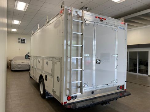 New 2026 Ford E-450 and Econoline 450 Super Duty w/ Power Equipment Group image 7