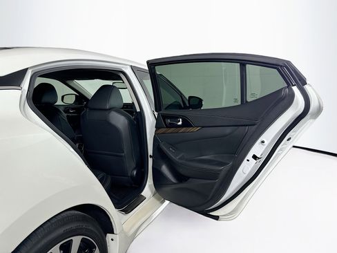 Used 2018 Nissan Maxima Platinum image 30