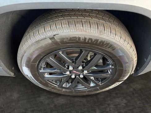 Used 2019 GMC Acadia SLT AWD/4WD image 40