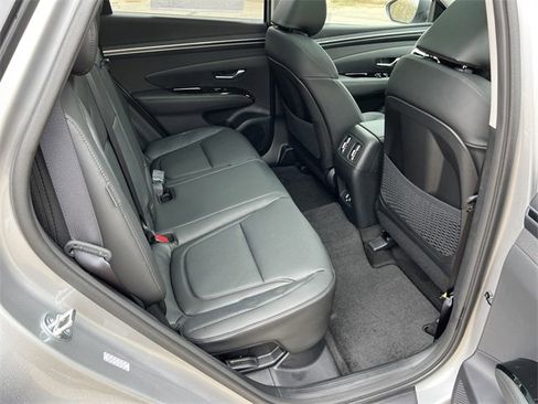 Used 2024 Hyundai Tucson Limited image 16
