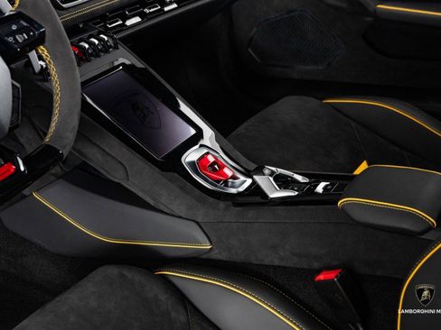 Used 2023 Lamborghini Huracan Tecnica image 36