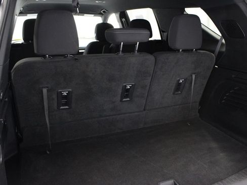 Used 2025 Chevrolet Traverse LT AWD/4WD image 18