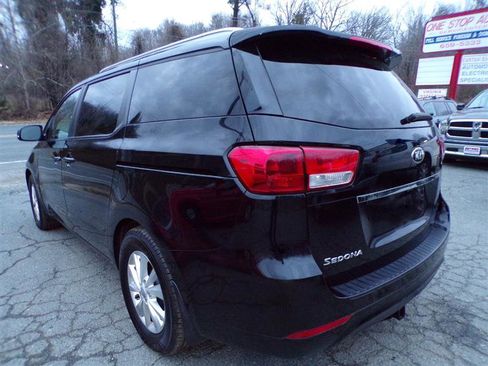 Used 2015 Kia Sedona LX image 6