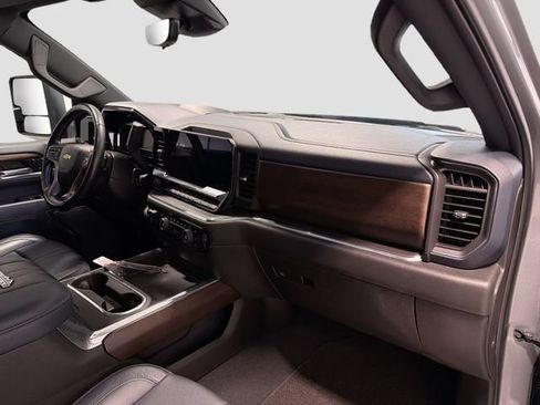 Certified 2024 Chevrolet Silverado 3500 High Country w/ High Country Premium Package AWD/4WD image 25
