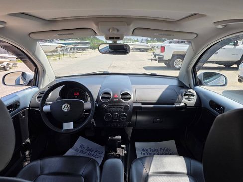 Used 2009 Volkswagen Beetle S FWD image 15