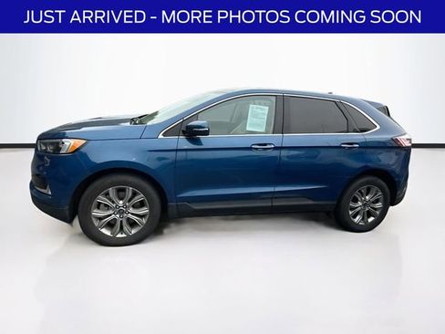 Certified 2022 Ford Edge Titanium AWD/4WD image 4