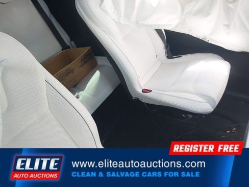 Used 2023 Tesla Model X Plaid image 15