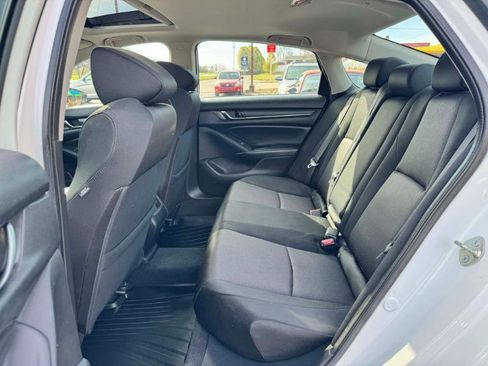 Used 2019 Honda Accord EX image 12