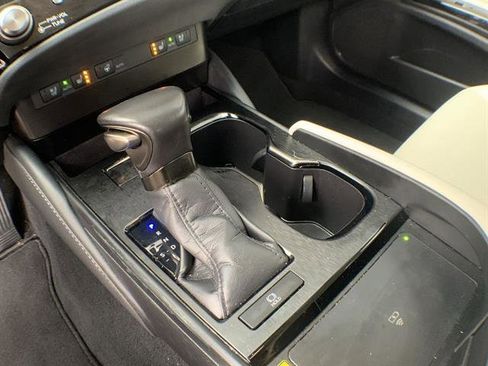 Certified 2025 Lexus ES 350 w/ Premium Package image 20