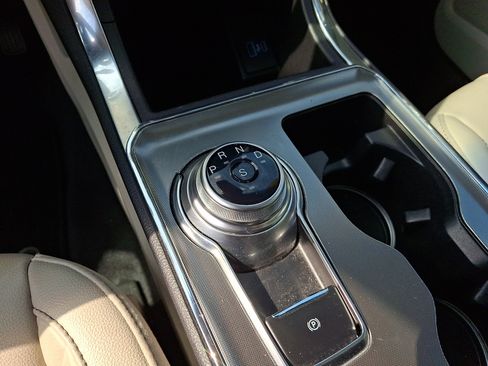 Certified 2023 Ford Edge Titanium AWD/4WD image 16