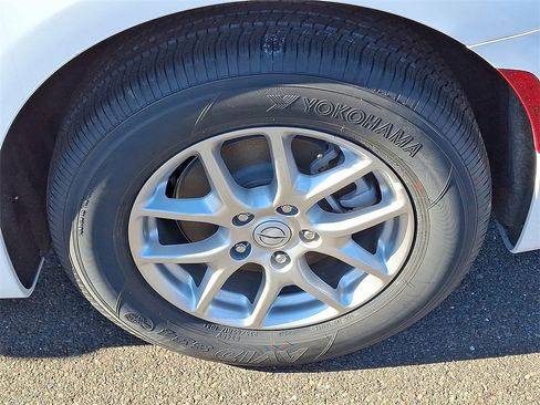 New 2026 Chrysler Voyager LX image 5