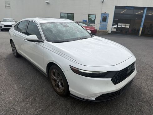 Used 2023 Honda Accord EX image 14
