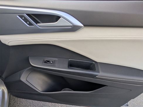 Used 2025 Volkswagen Taos SE image 35