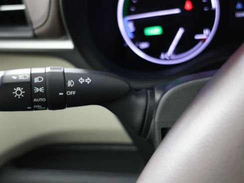 Used 2021 Toyota Sienna Platinum image 27