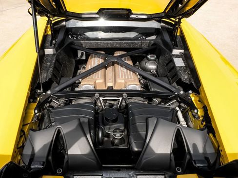 Used 2018 Lamborghini Huracan Performante image 41