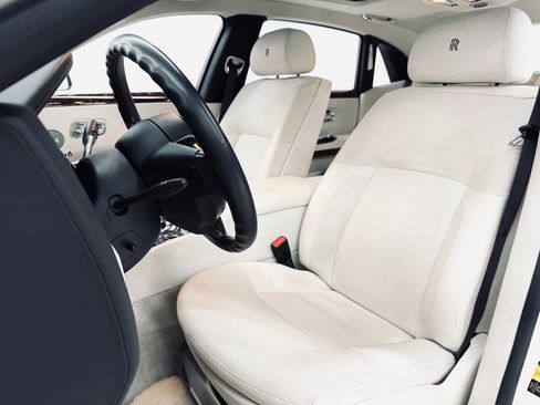 Used 2012 Rolls-Royce Ghost Extended Wheelbase image 5