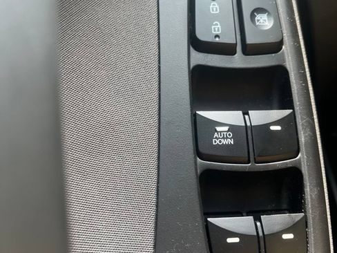 Used 2014 Hyundai Elantra SE w/ Option Group 02 FWD image 24