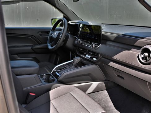 Used 2024 Chevrolet Colorado W/T w/ Safety Package image 20