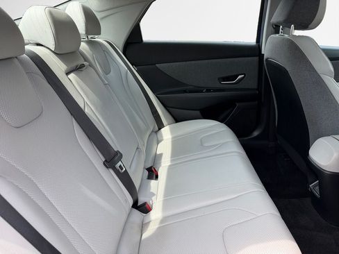 Used 2024 Hyundai Elantra Limited FWD image 29