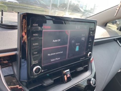 Used 2022 Toyota Corolla LE image 8