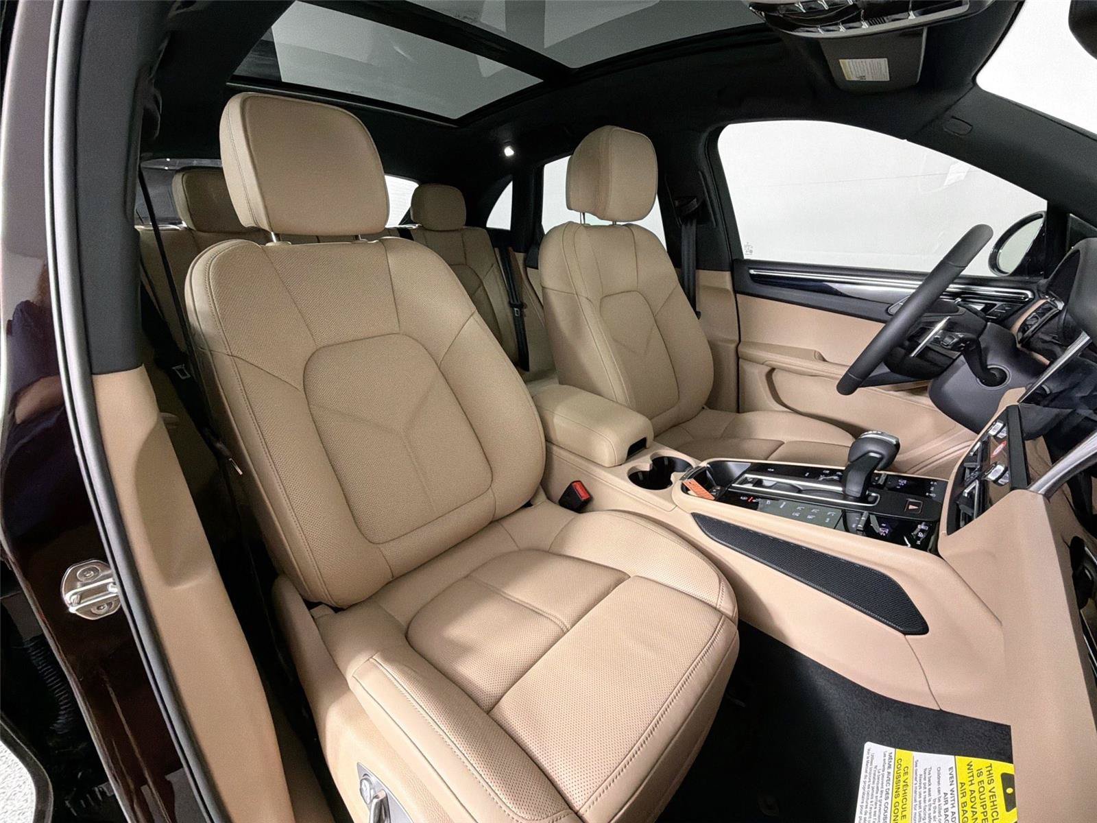 Certified 2026 Porsche Macan Turbo AWD/4WD image 28