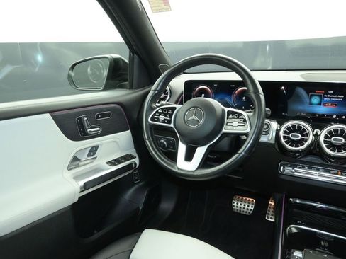 Used 2021 Mercedes-Benz GLB 250 4MATIC image 28