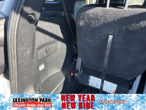 Used 2018 Ford Explorer XLT w/ Equipment Group 202A image 10