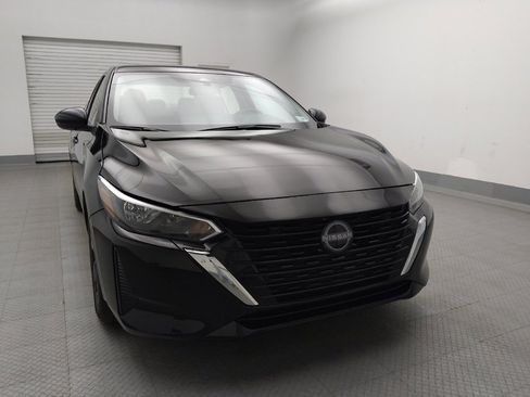 Used 2025 Nissan Sentra SV FWD image 14