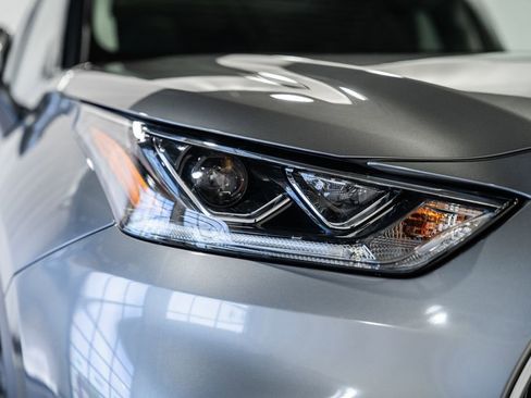 New 2026 Toyota Highlander Platinum image 13