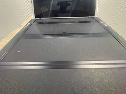 Used 2021 GMC Sierra 1500 AT4 w/ Technology Package image 5