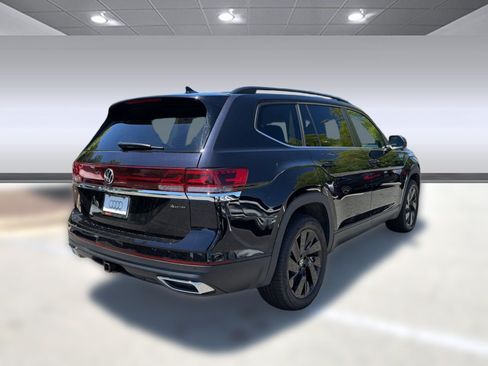 Used 2026 Volkswagen Atlas SE w/ Black Wheel Package AWD/4WD image 9