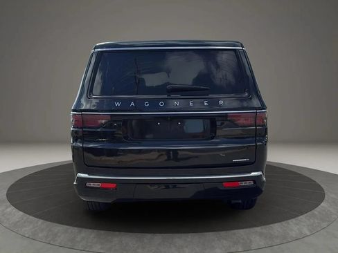 Used 2024 Jeep Wagoneer L Series II w/ Flexible Seating Group RWD image 5