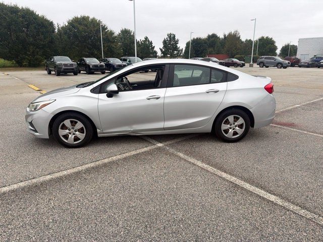 Used 2017 Chevrolet Cruze LS FWD image 18