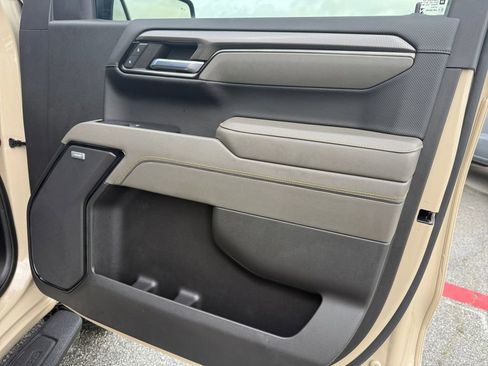 Used 2022 Chevrolet Silverado 1500 ZR2 image 29