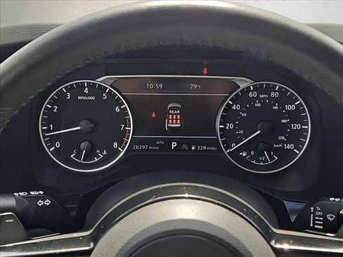 Used 2025 Nissan Pathfinder SL image 11