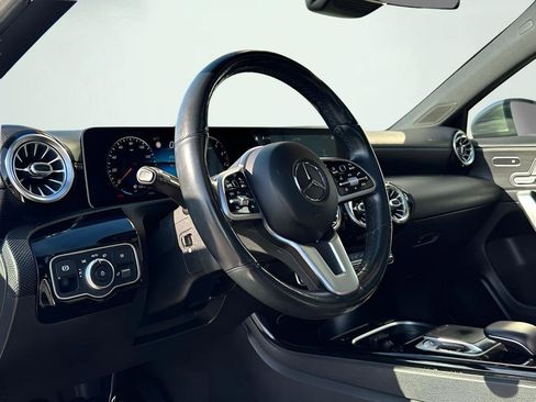 Used 2019 Mercedes-Benz A 220 4MATIC image 2