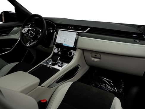 Used 2025 Jaguar F-PACE SVR 575 Edition AWD/4WD image 53