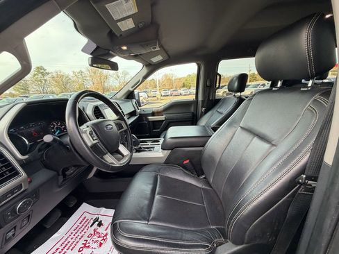 Used 2019 Ford F150 Lariat image 14