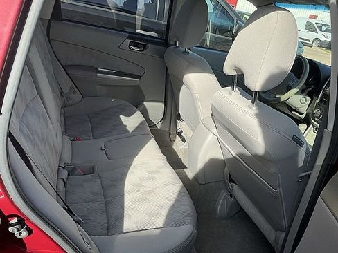 Used 2010 Subaru Forester 2.5X Premium image 8