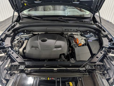 Used 2023 Volvo XC60 T8 Core image 28