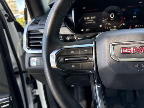 Used 2025 GMC Acadia Elevation image 30