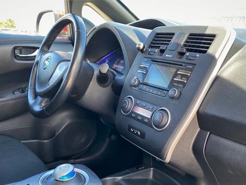 Used 2013 Nissan Leaf S image 11